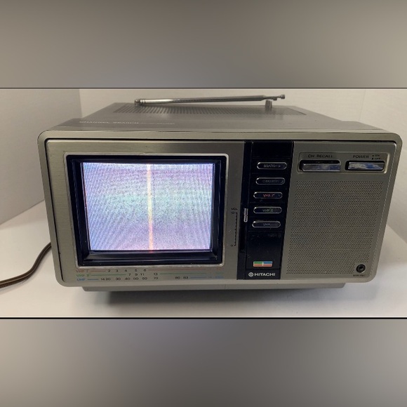 Hitachi CK-200 Portable TV 5” CRT Solid State Color Television 1982 - Powers On - Picture 2 of 16